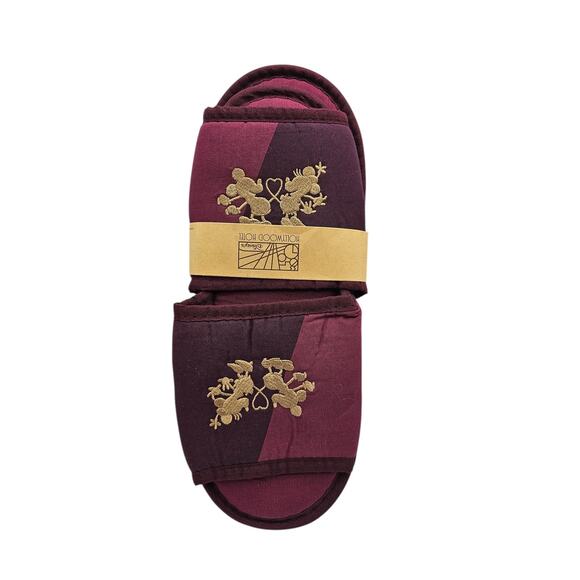 Disney Hollywood Hotel Slip On Slippers Red Gold One Size NEW - Picture 1 of 3